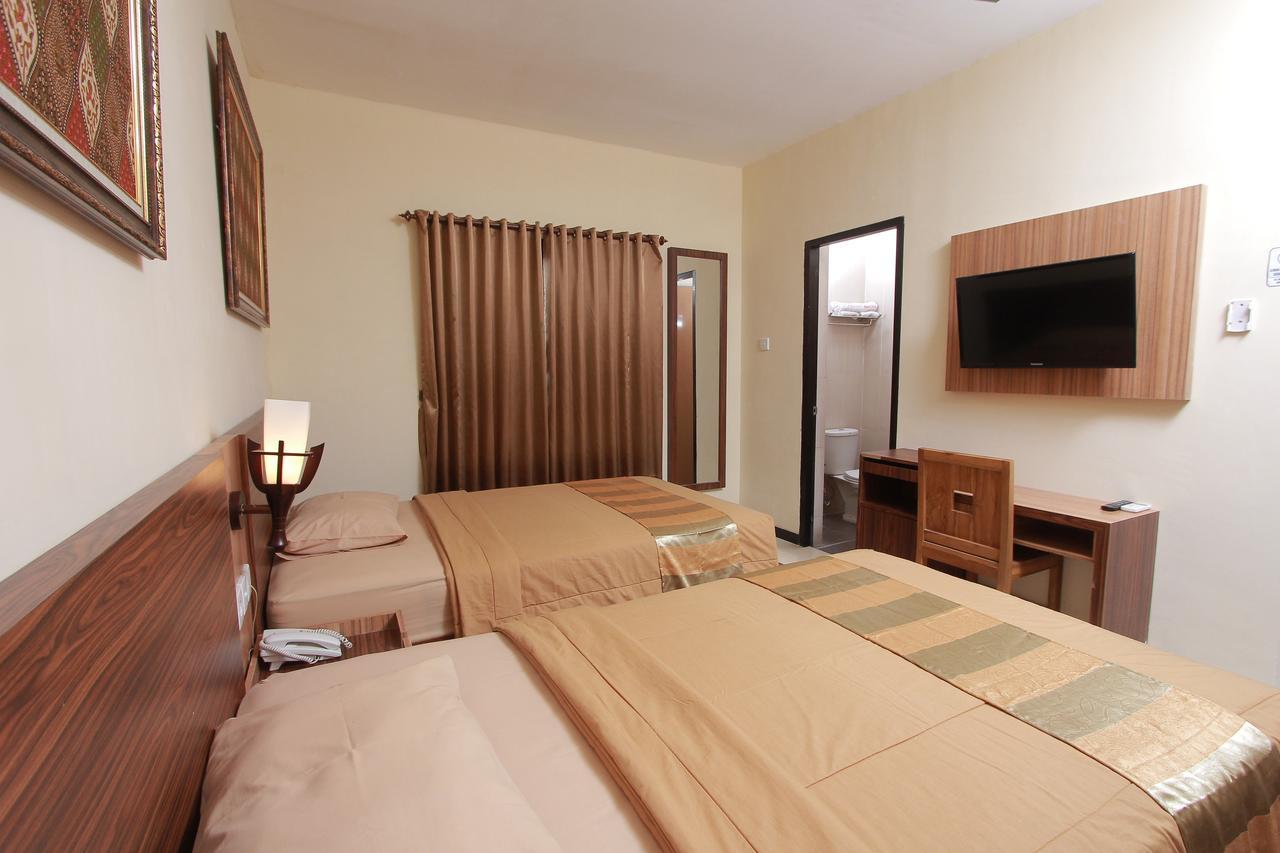 Hotel Kristina Malioboro Yogyakarta Exterior photo